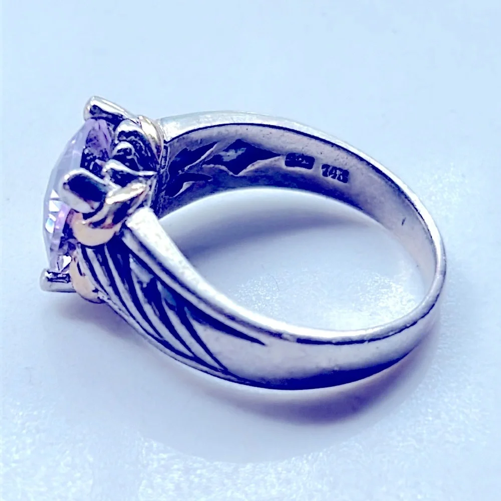 BJC 14k gold and sterling silver amethyst ring. 6.5 grams.